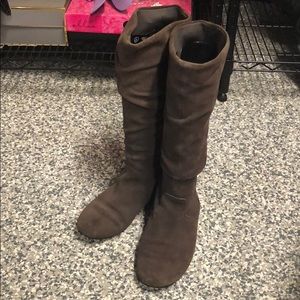 No but and name boots. Size 7. Pull on.